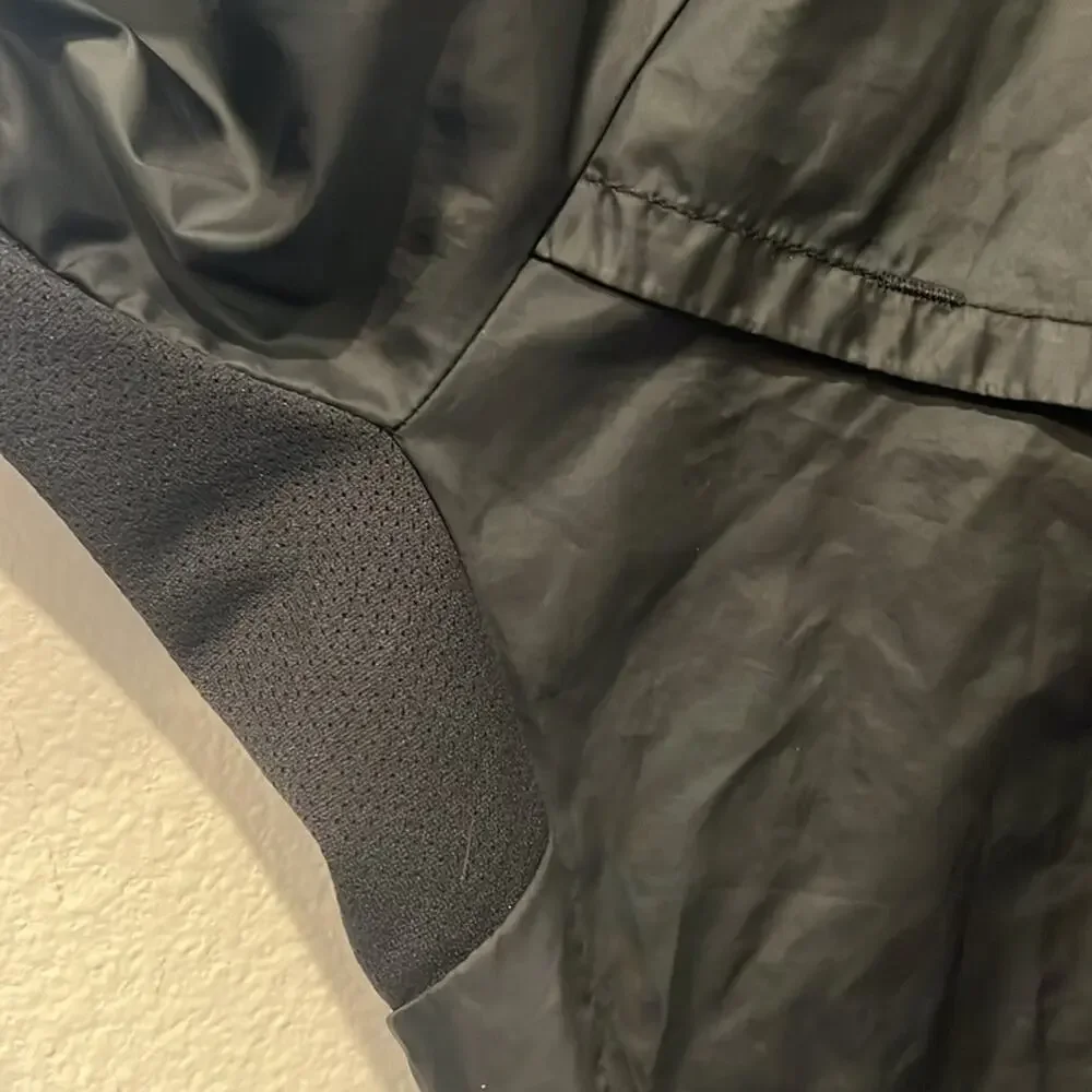 Nike Lightweight Slick Rain‎ Jacket | Adult Medium